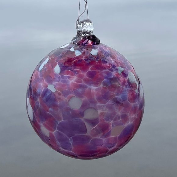 Pink, Purple, and White Speckled Art Glass Friendship Ball Ornament - Picture 7 of 12